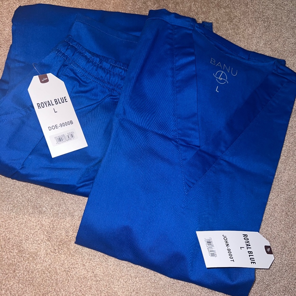 Scrub set